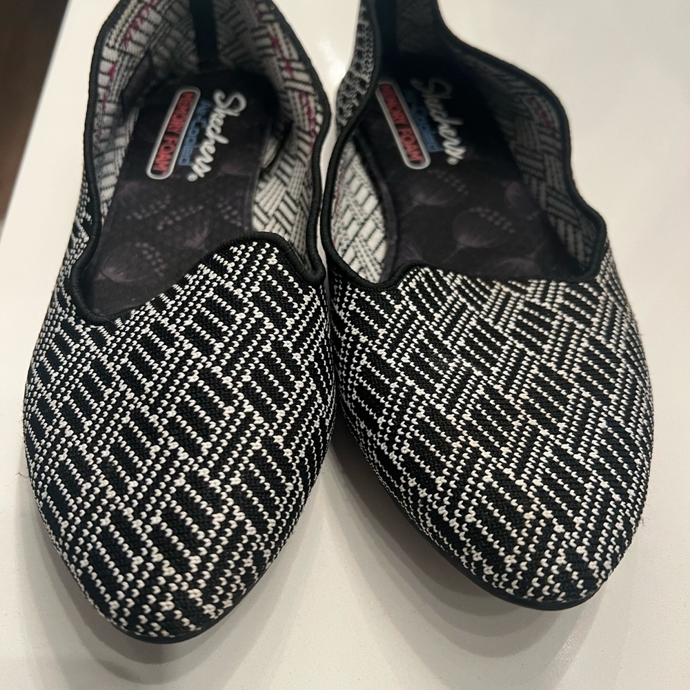 Skechers Women's Black and White Loafers